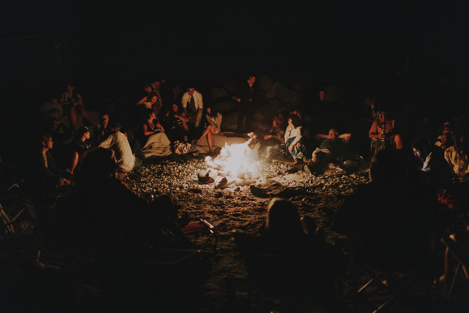 beach-campfire-wedding