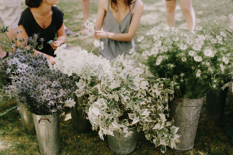 flower-making-wedding